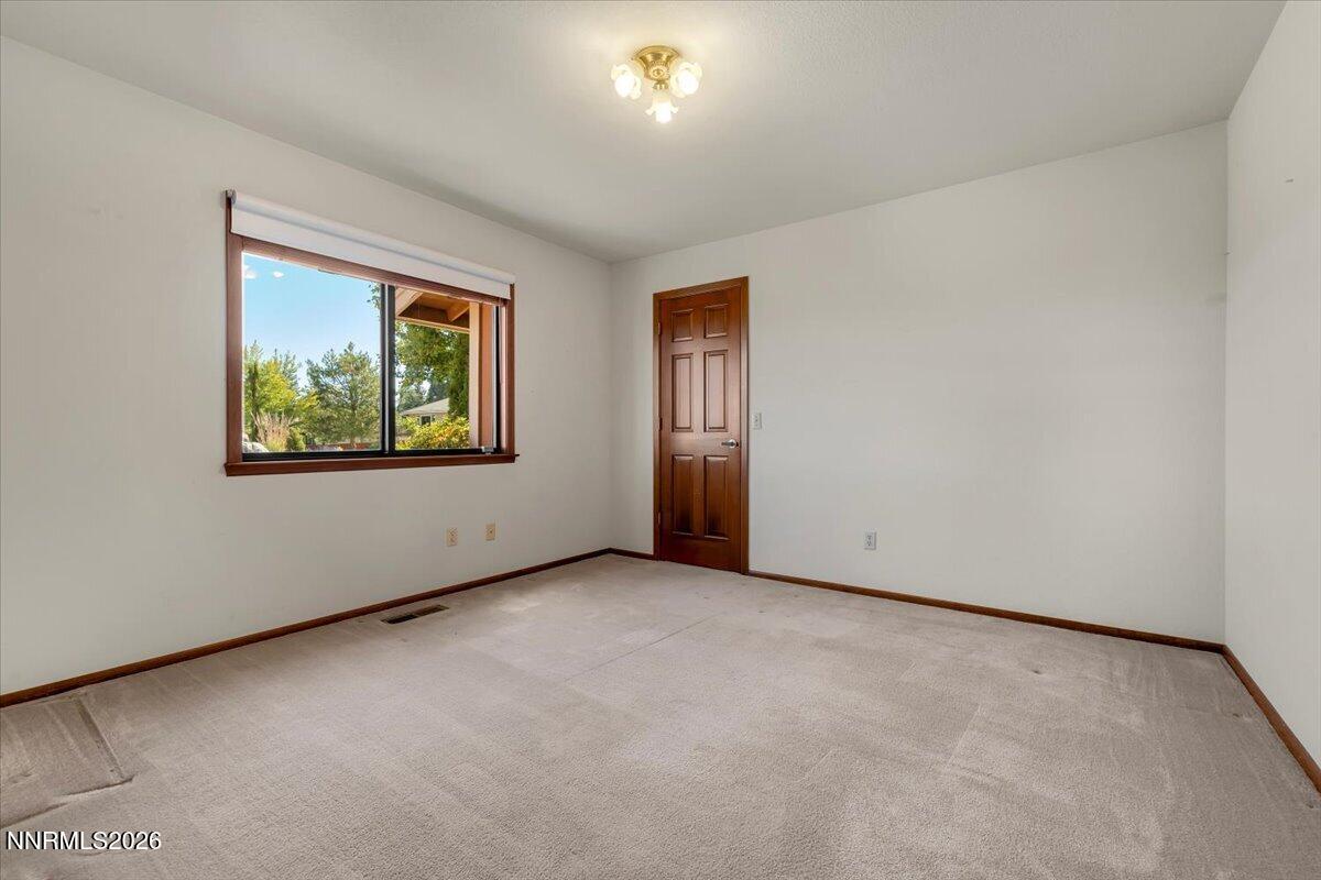 1585 Twin Oaks Road