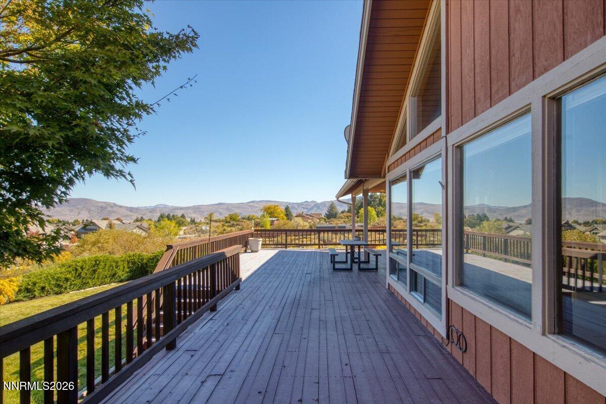 1585 Twin Oaks Road