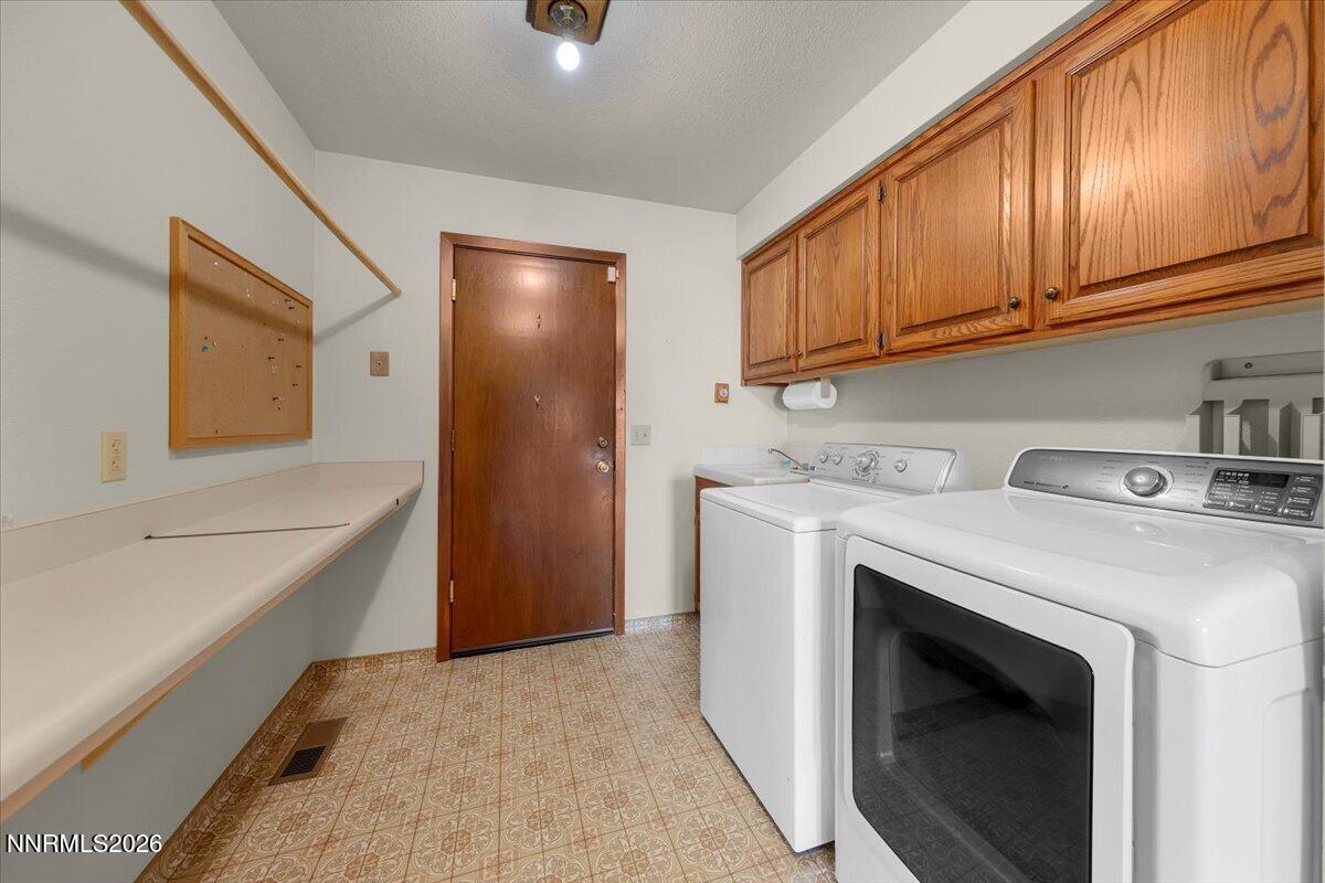 1585 Twin Oaks Road