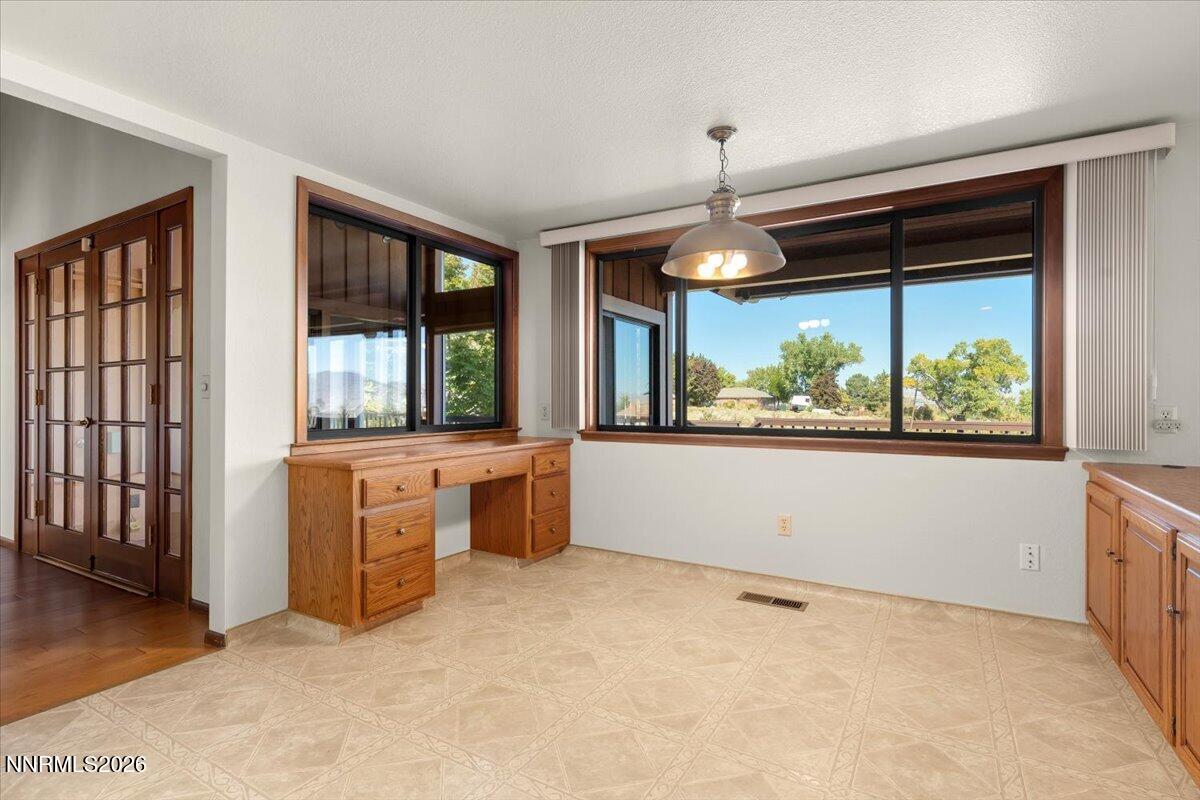 1585 Twin Oaks Road