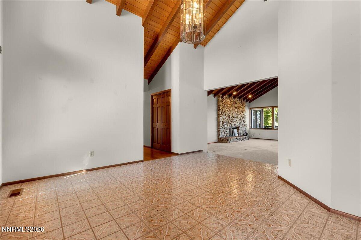 1585 Twin Oaks Road
