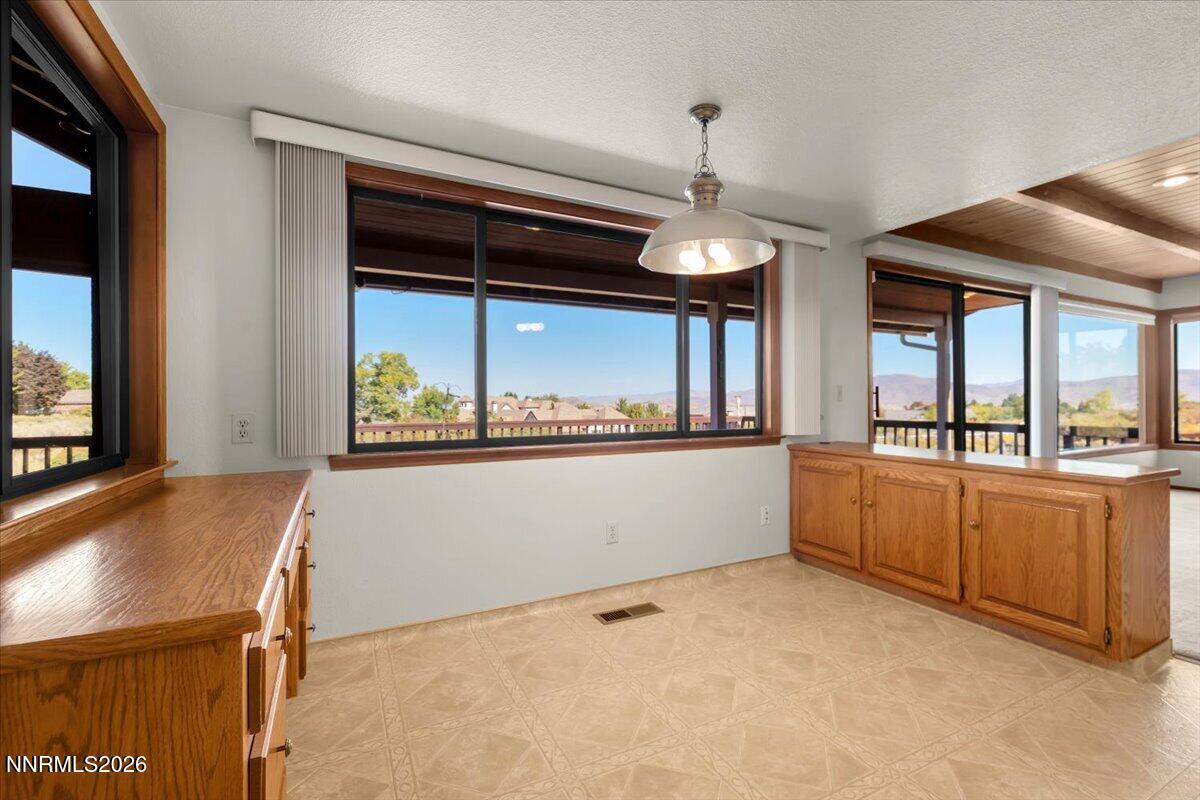 1585 Twin Oaks Road