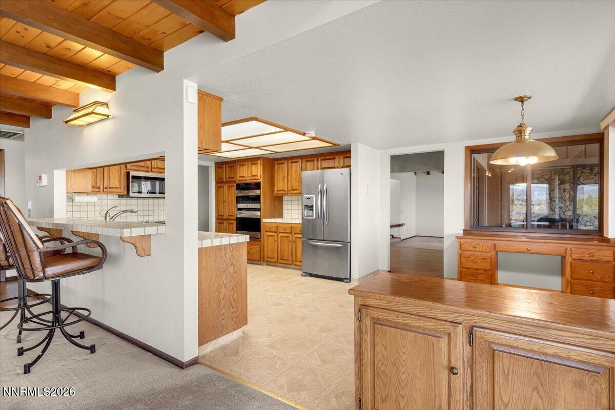 1585 Twin Oaks Road