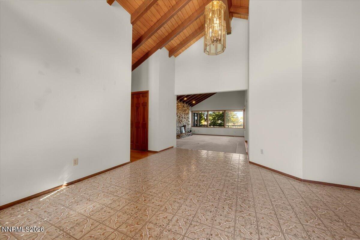 1585 Twin Oaks Road