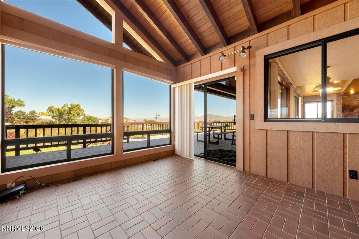 1585 Twin Oaks Road