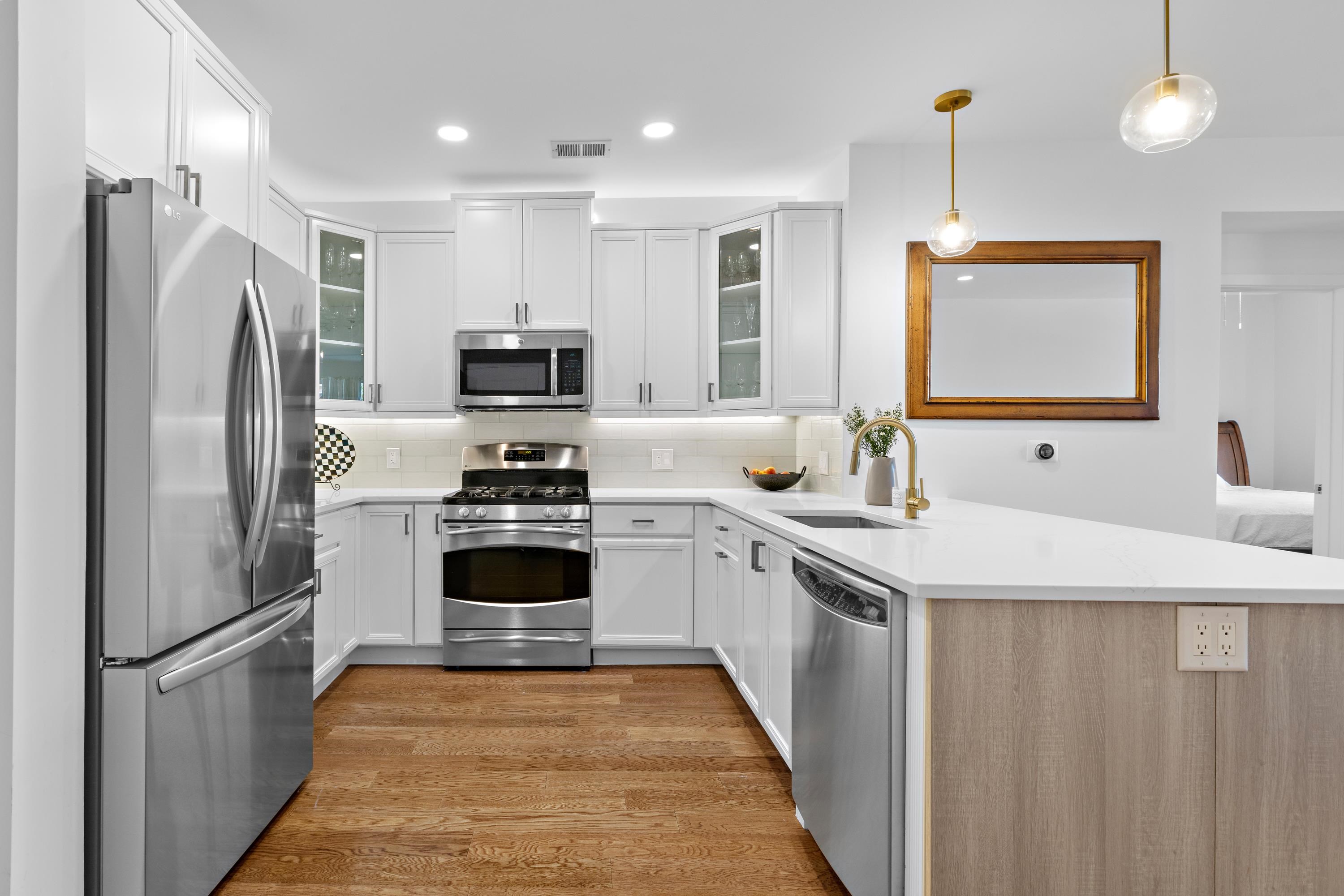443 2ND ST Unit: 307