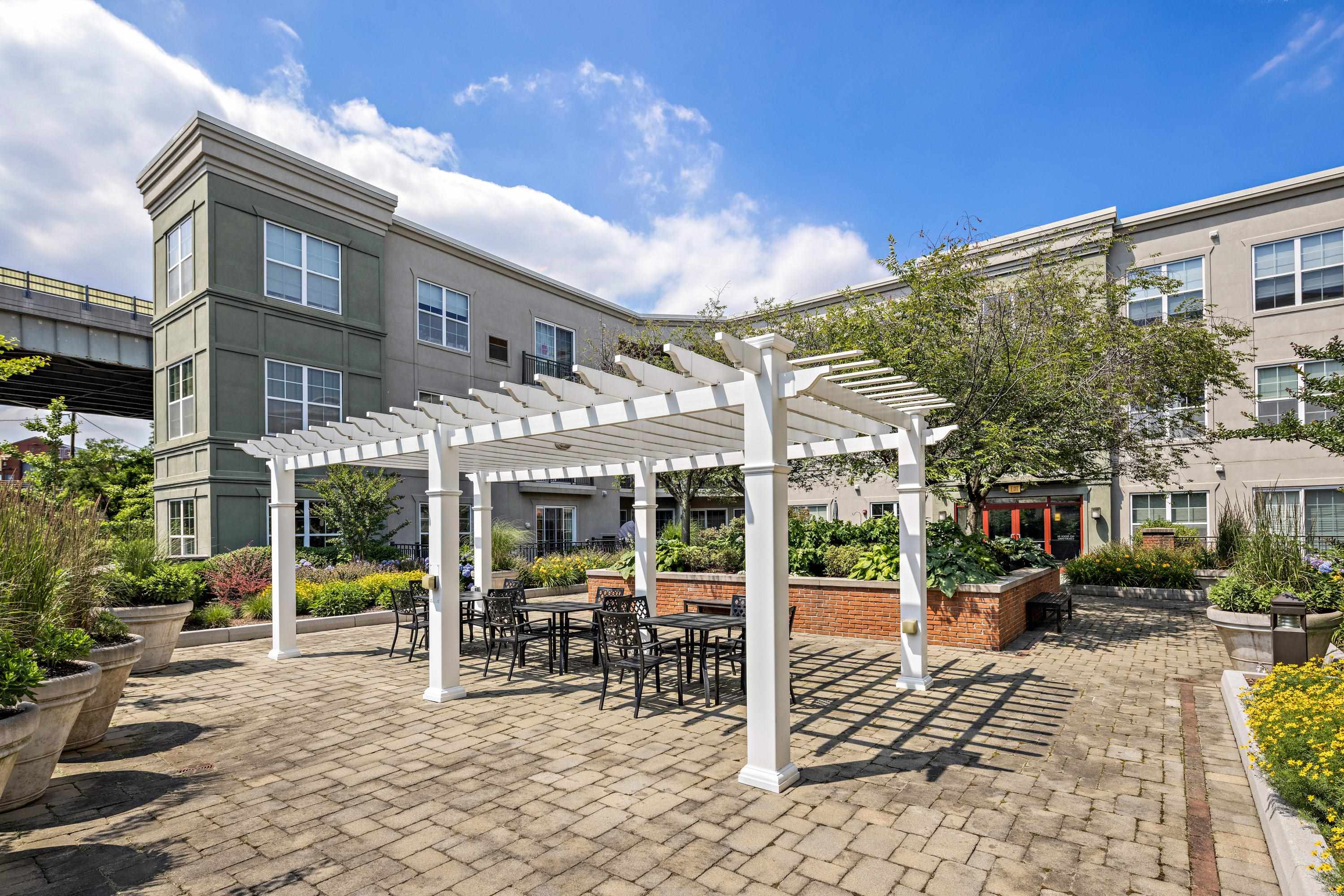 443 2ND ST Unit: 307