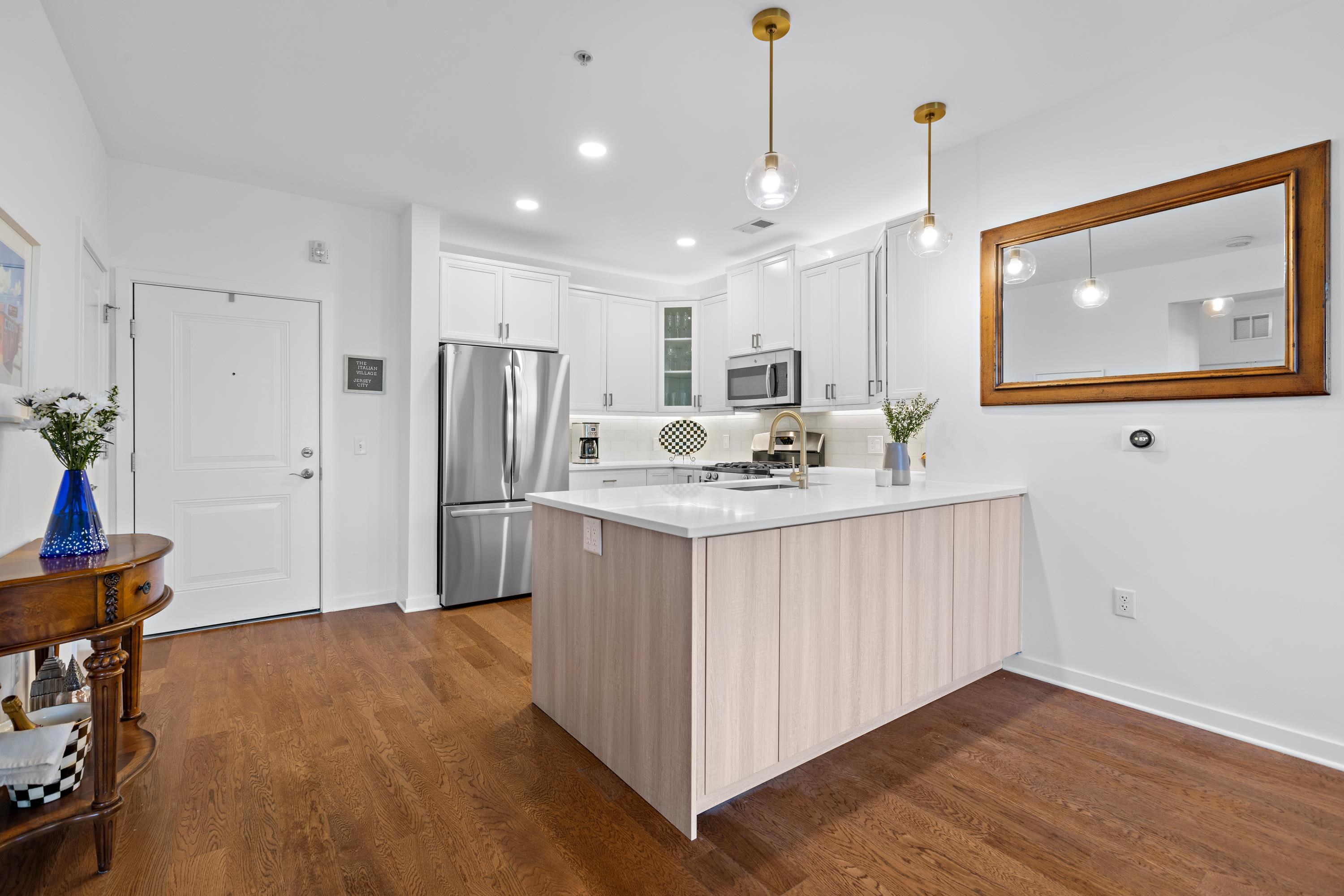 443 2ND ST Unit: 307