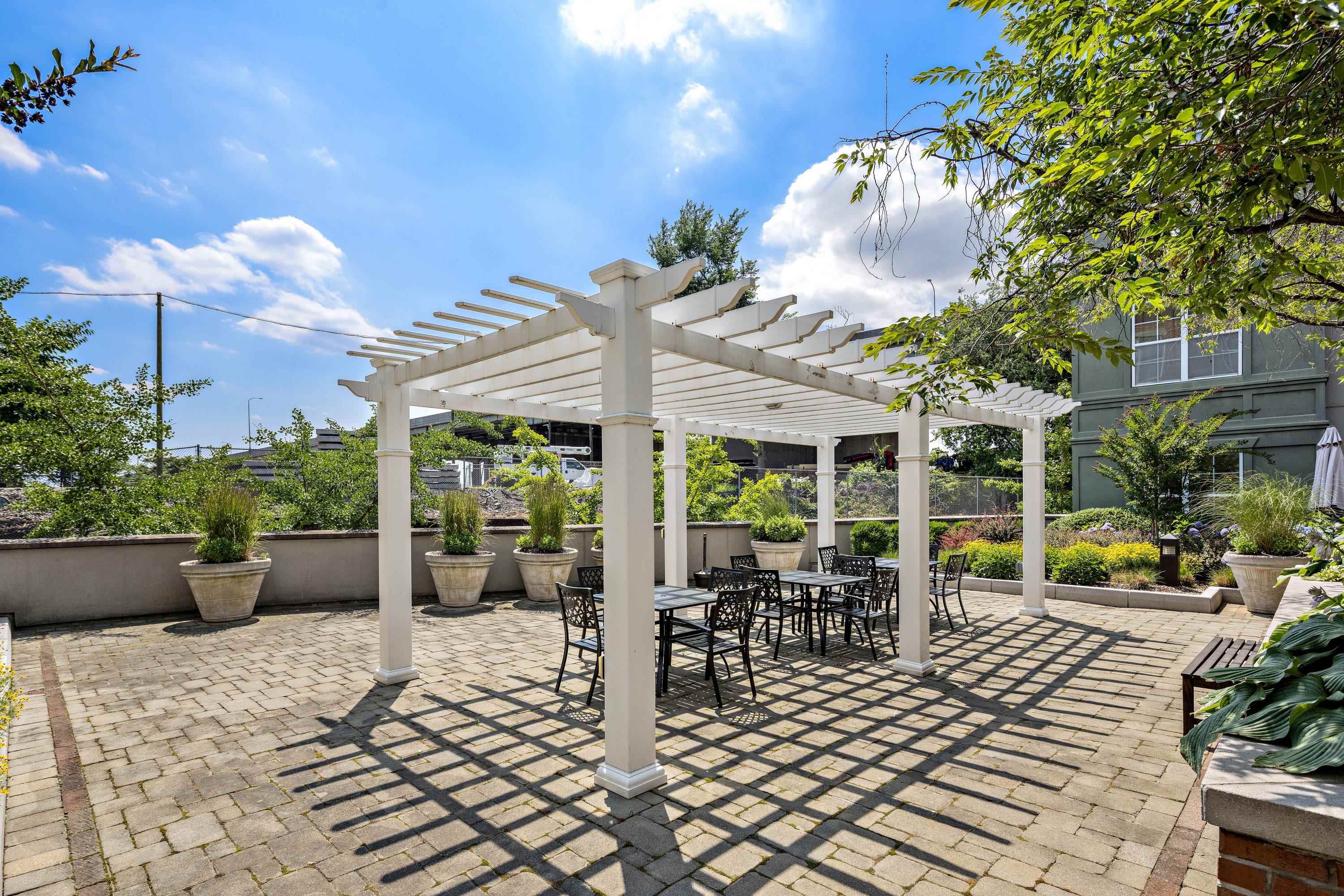 443 2ND ST Unit: 307