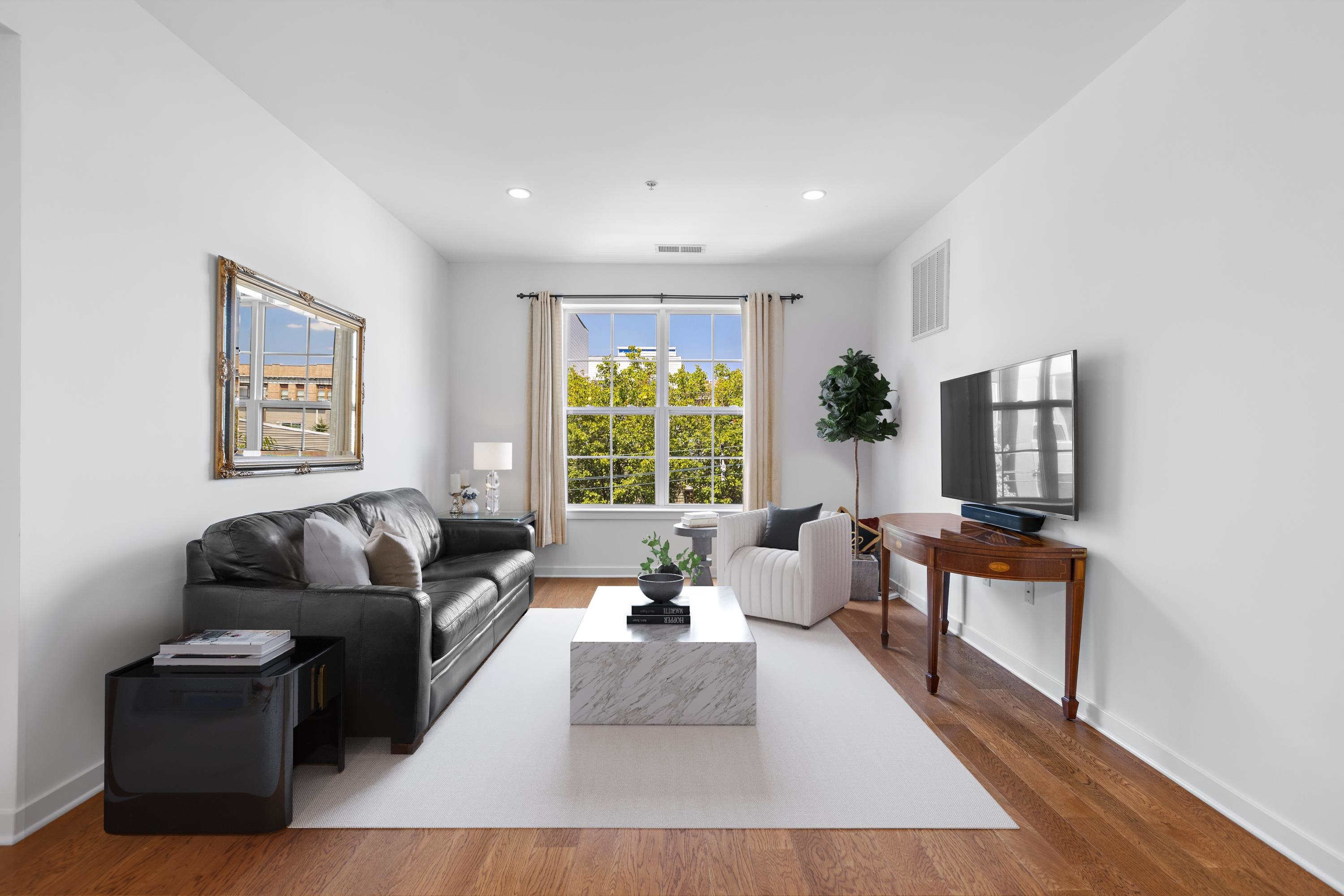 443 2ND ST Unit: 307