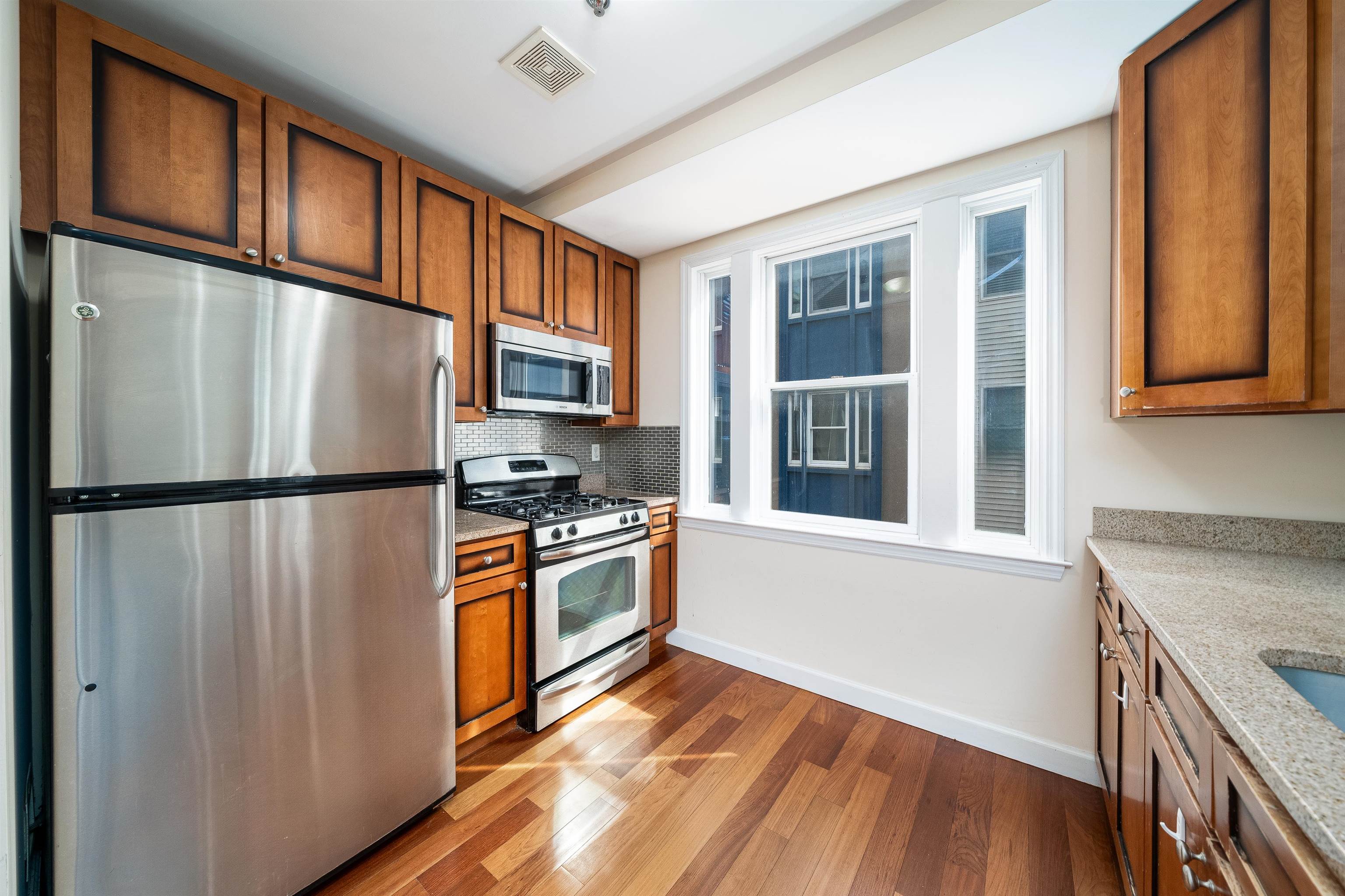 620 38TH ST Unit: 903