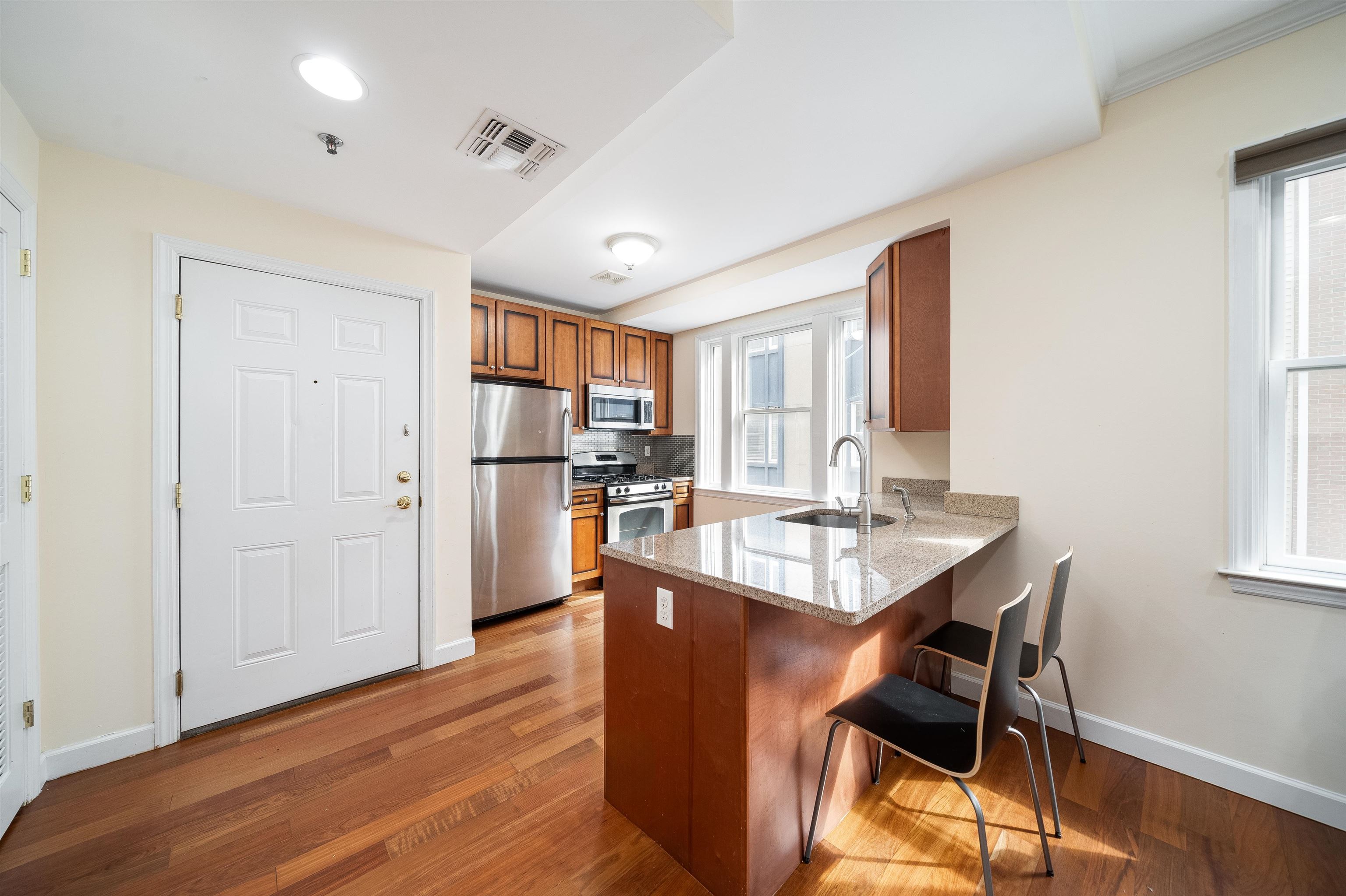 620 38TH ST Unit: 903