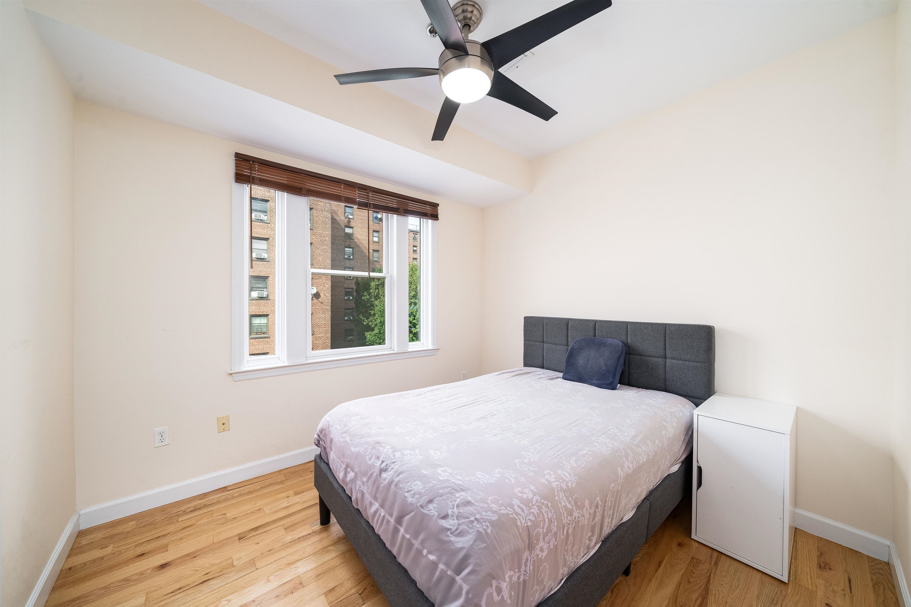 620 38TH ST Unit: 903