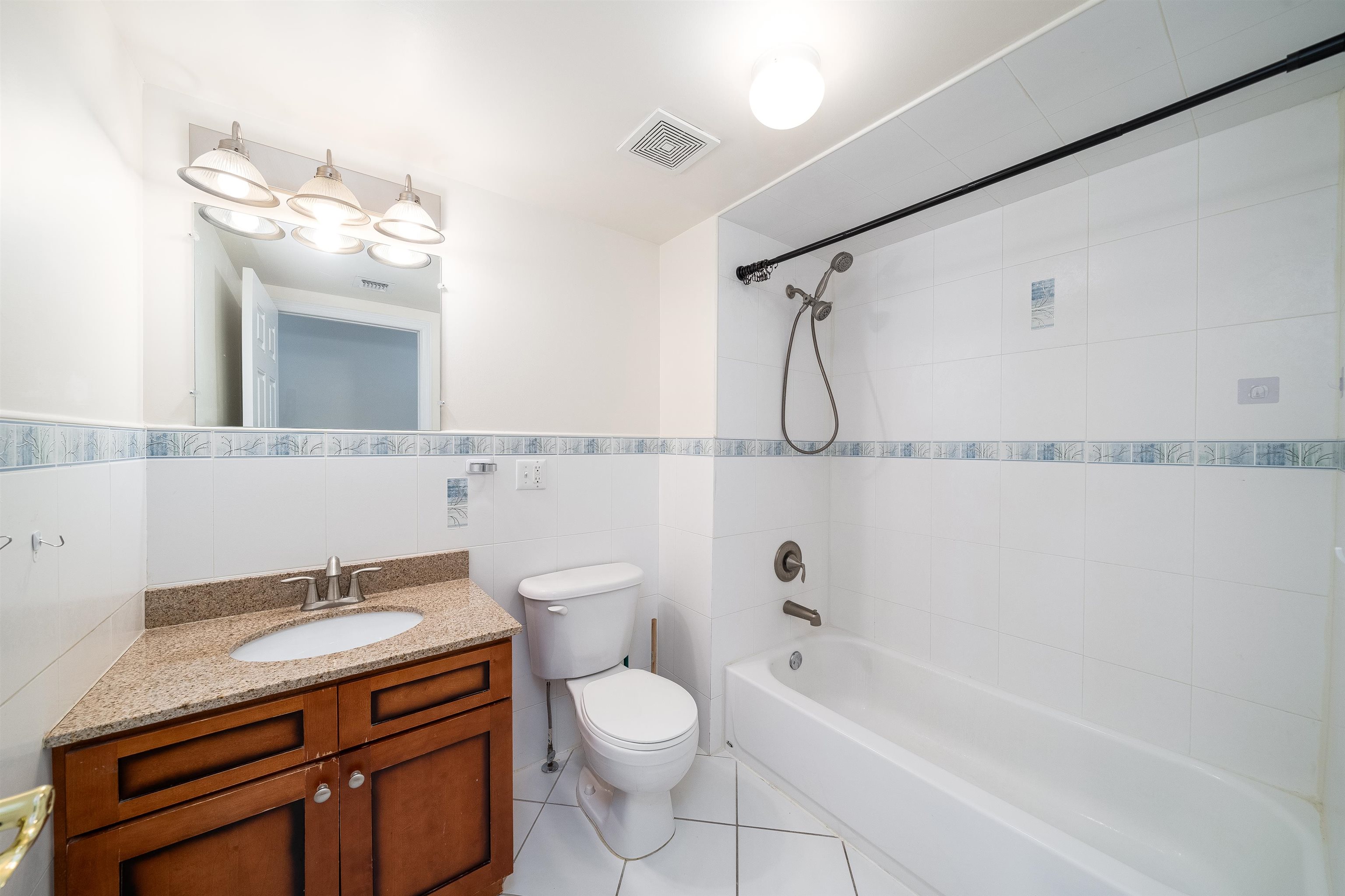 620 38TH ST Unit: 903