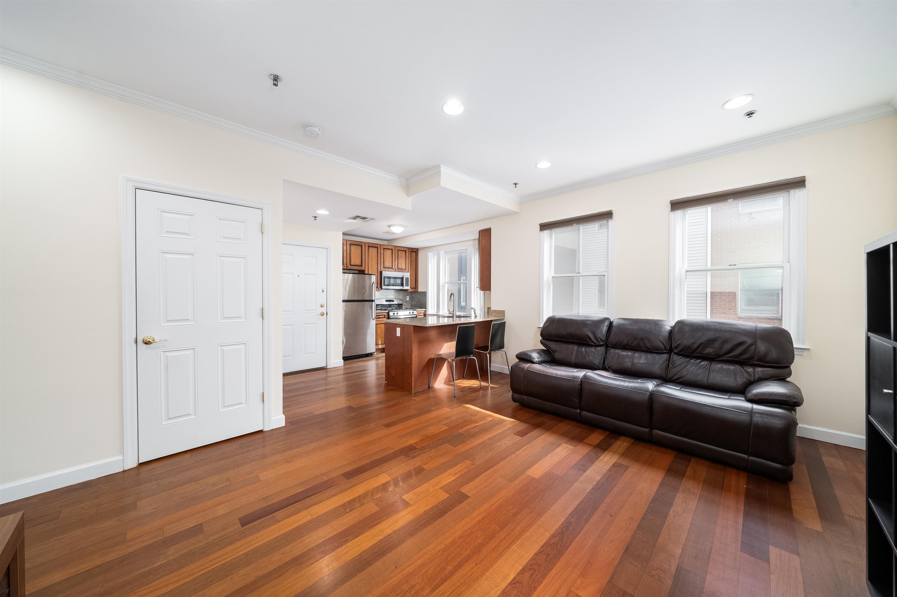 620 38TH ST Unit: 903