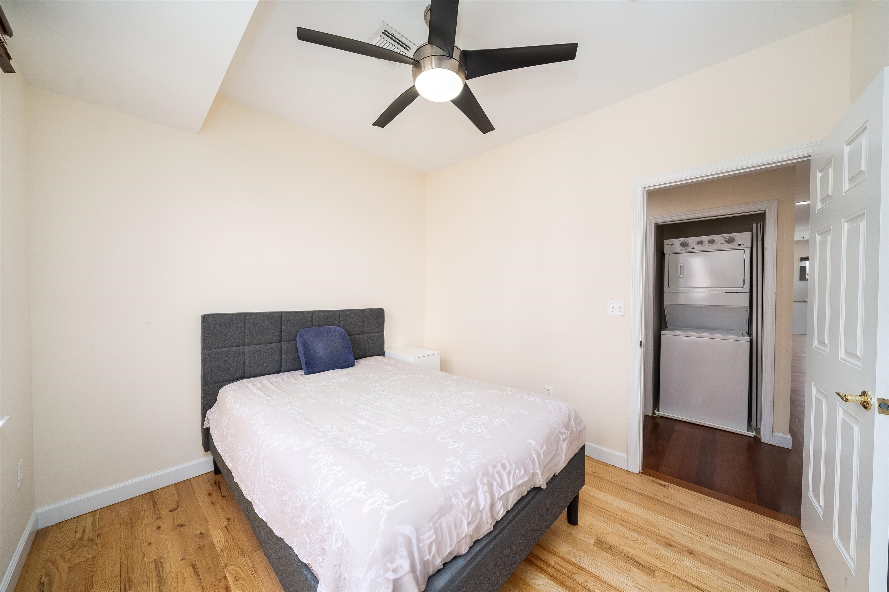 620 38TH ST Unit: 903