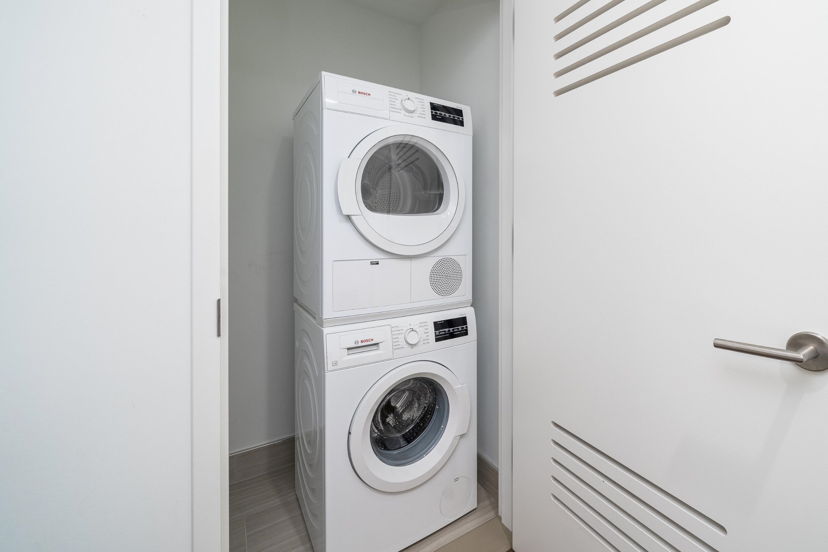 99 HUDSON ST Unit: 1305