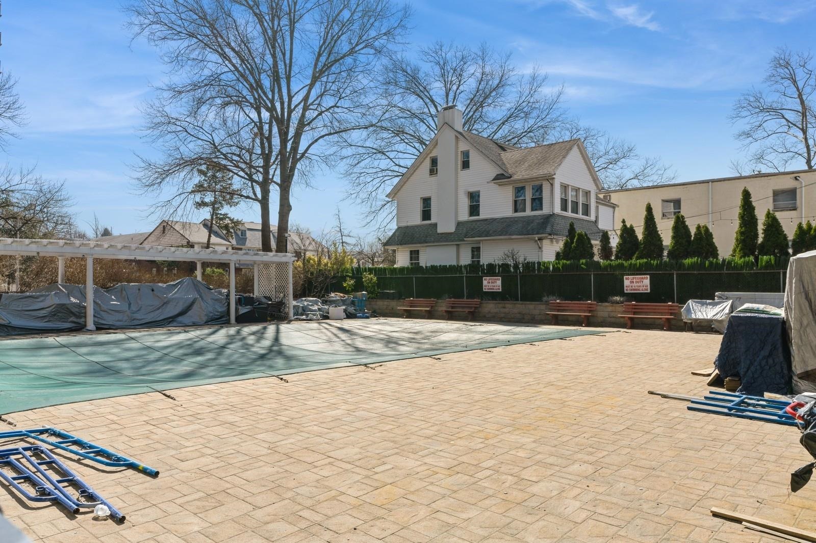 285 AYCRIGG AVE Unit: 6E