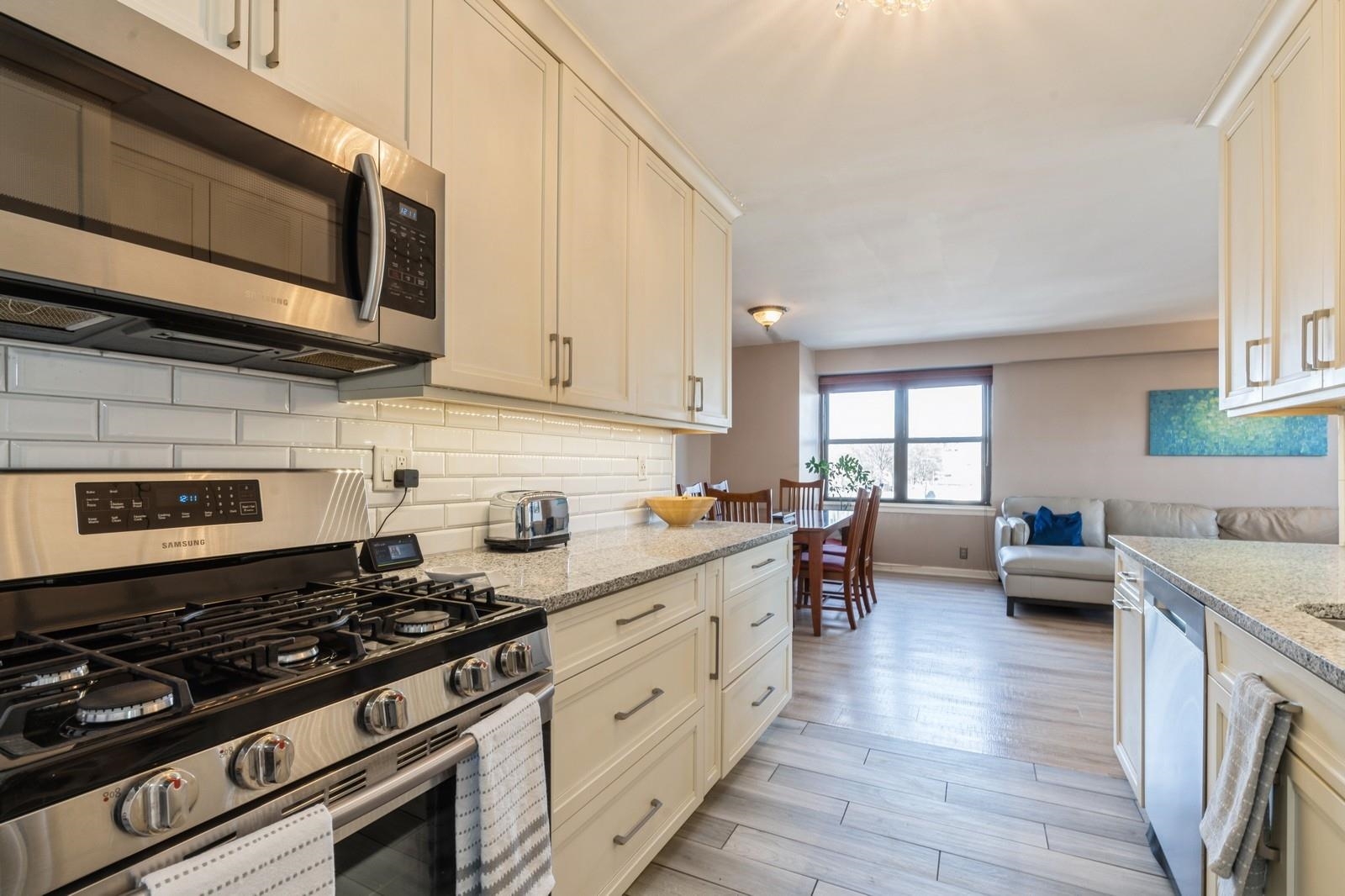 285 AYCRIGG AVE Unit: 6E