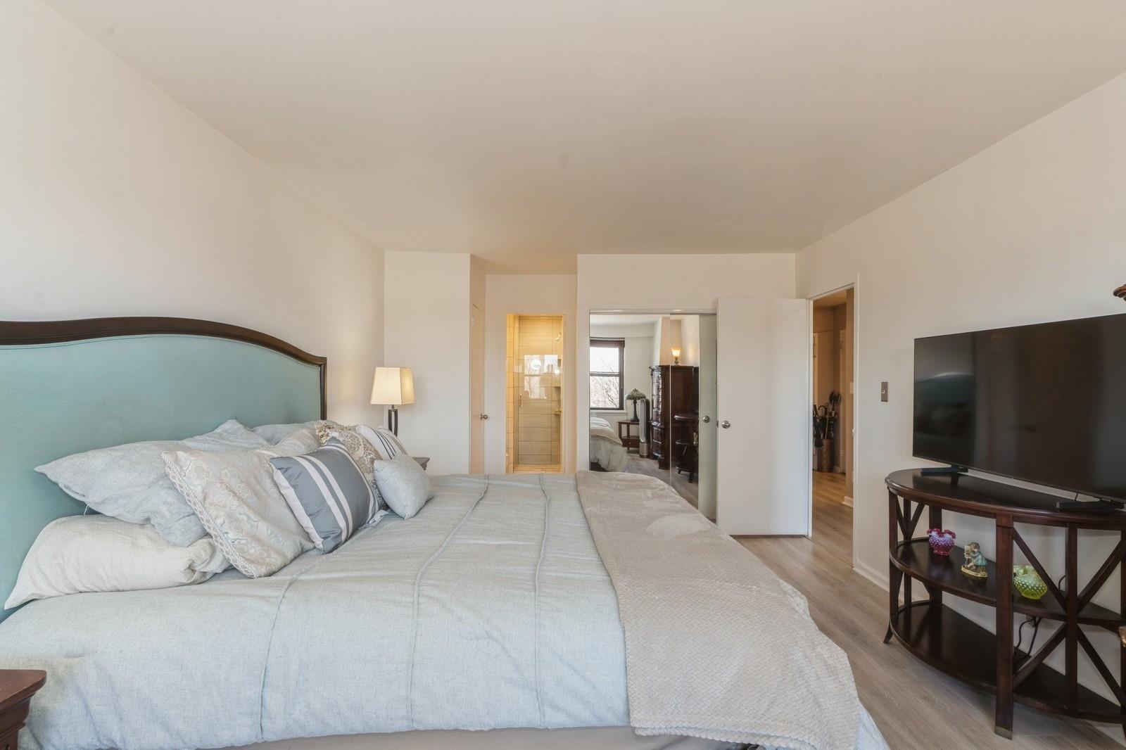 285 AYCRIGG AVE Unit: 6E