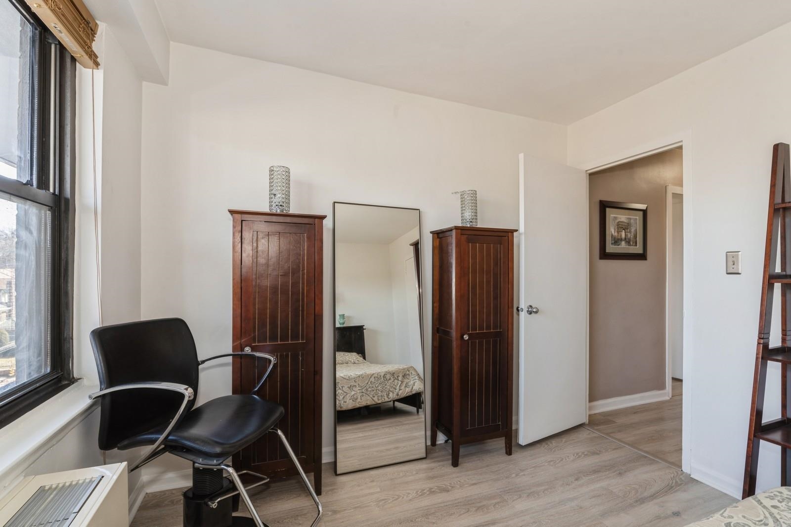 285 AYCRIGG AVE Unit: 6E