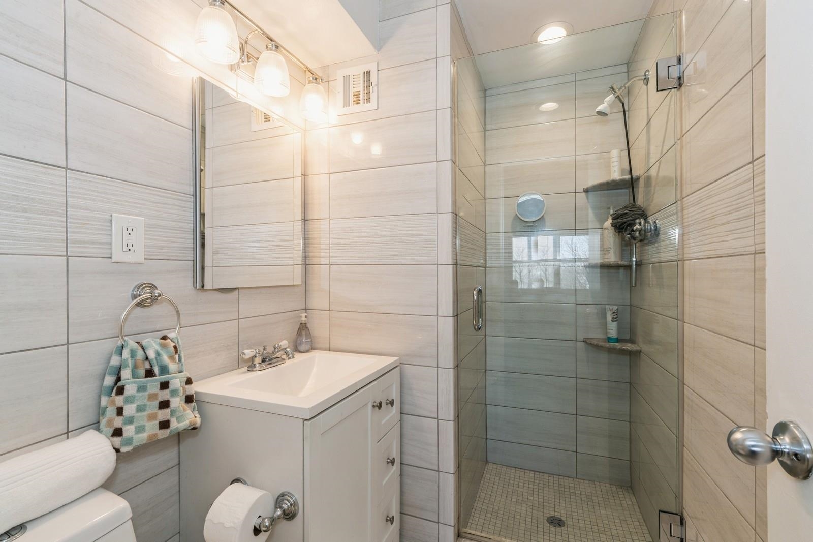 285 AYCRIGG AVE Unit: 6E