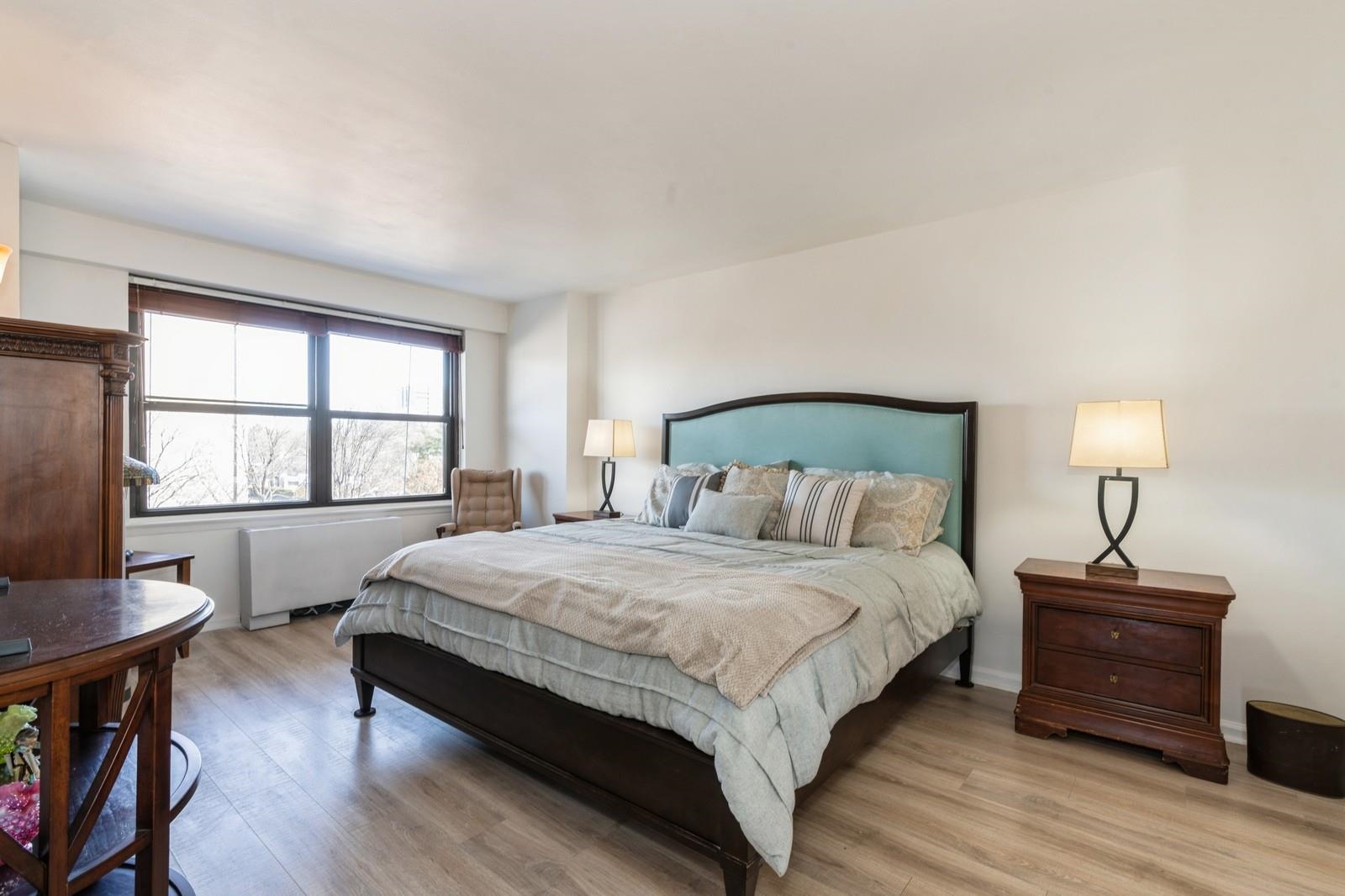 285 AYCRIGG AVE Unit: 6E