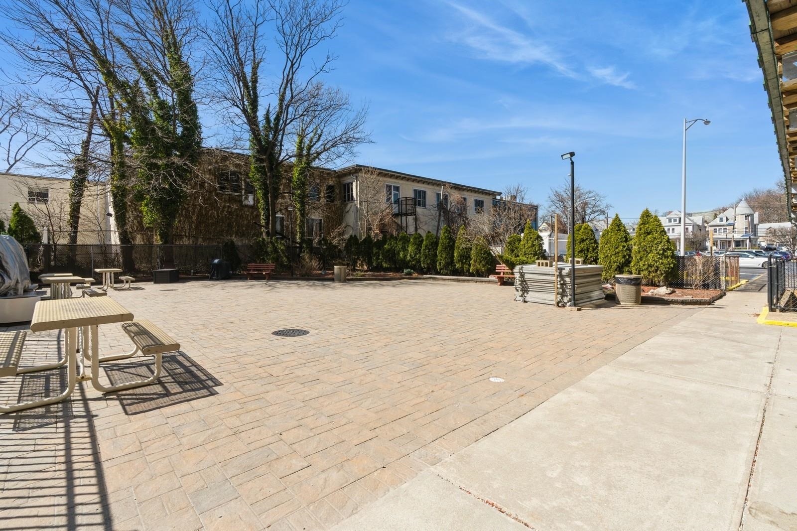 285 AYCRIGG AVE Unit: 6E