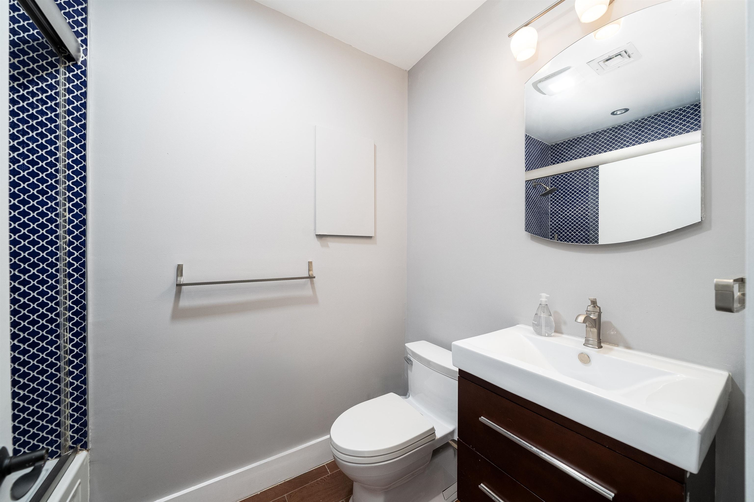 116 OGDEN AVE Unit: 2A