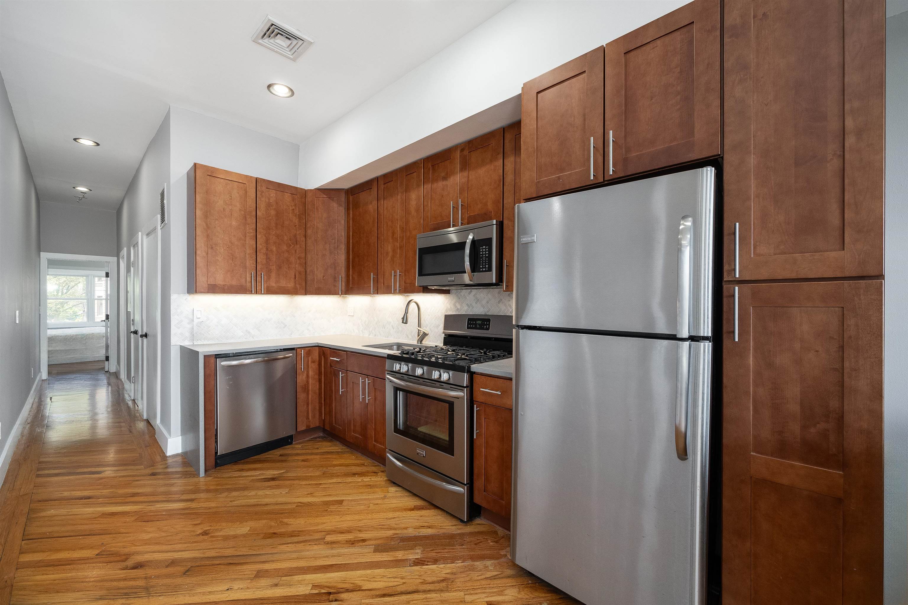 116 OGDEN AVE Unit: 2A