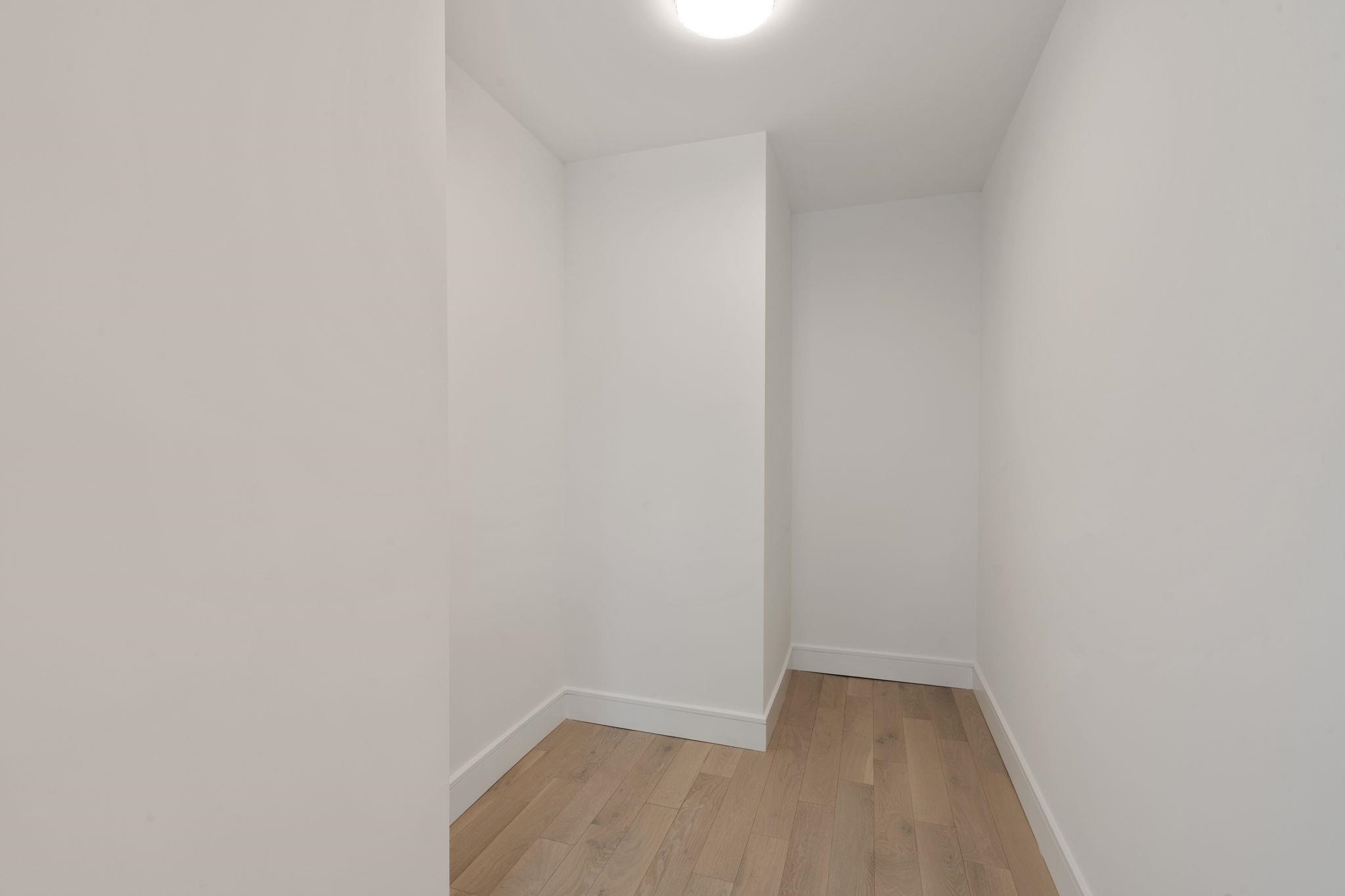 139 CHRISTOPHER COLUMBUS DR Unit: 207