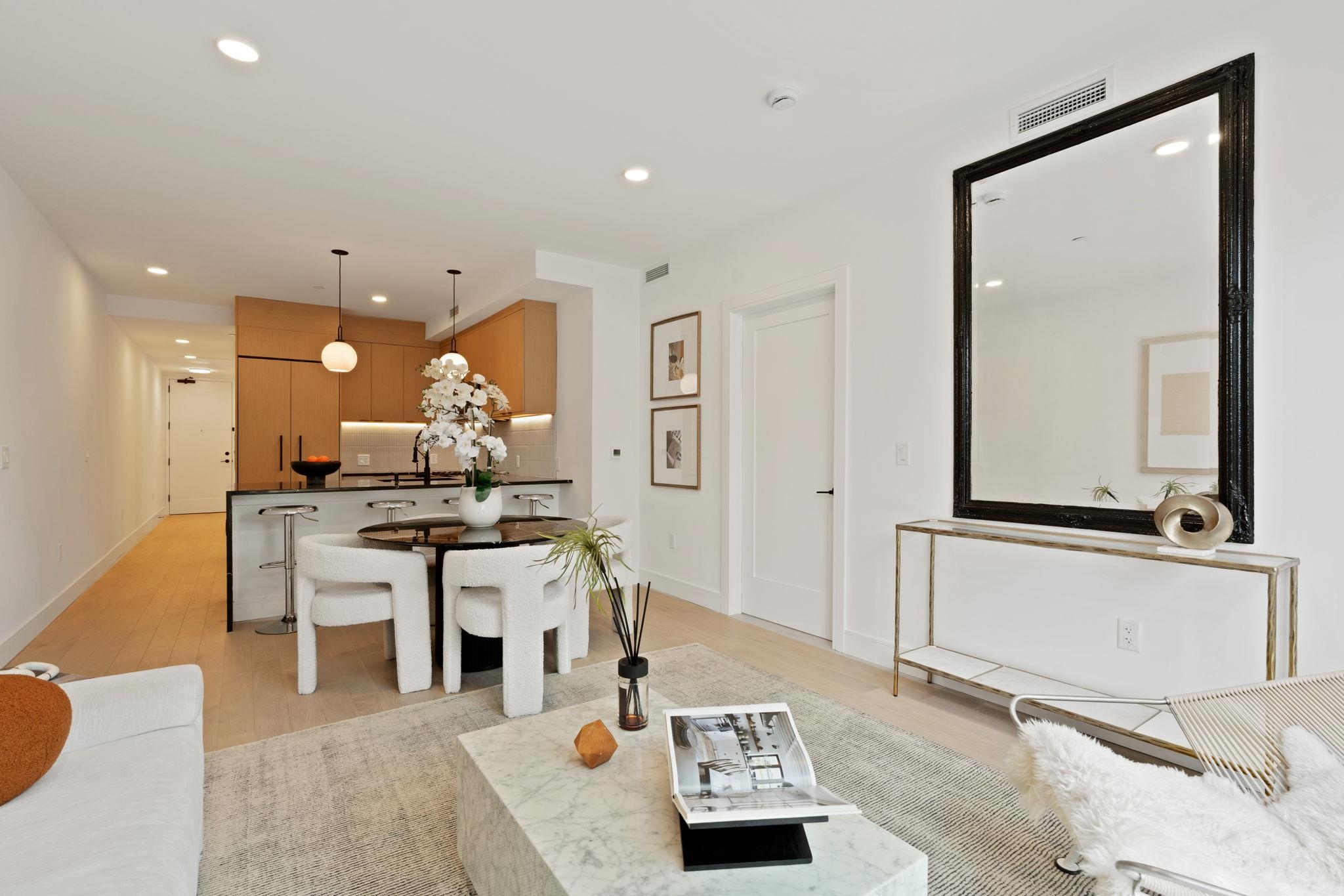 139 CHRISTOPHER COLUMBUS DR Unit: 207