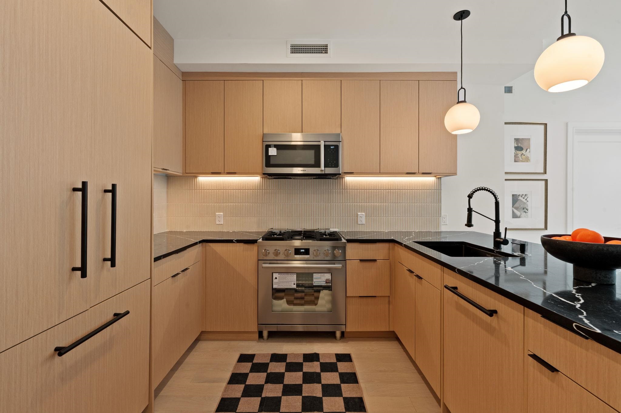139 CHRISTOPHER COLUMBUS DR Unit: 207