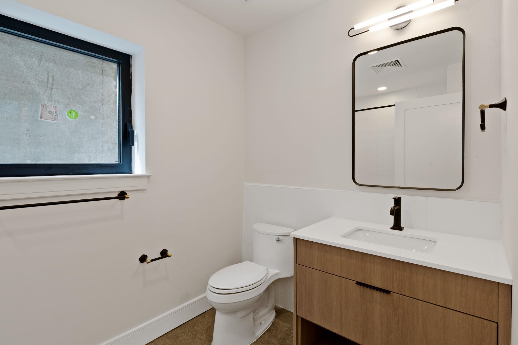 139 CHRISTOPHER COLUMBUS DR Unit: 207