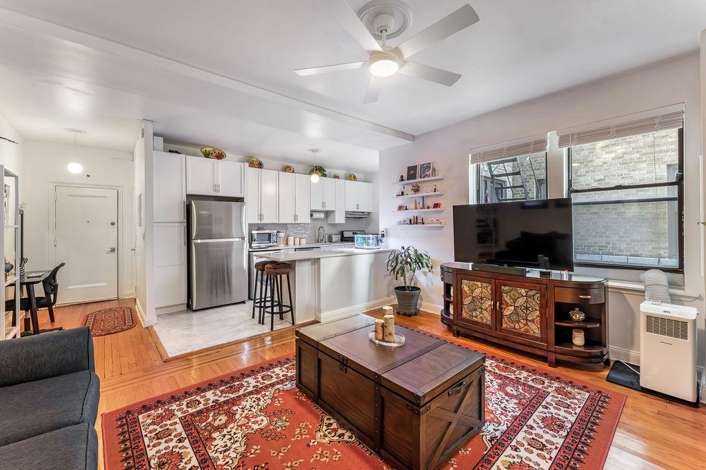 260 HARRISON AVE Unit: 206