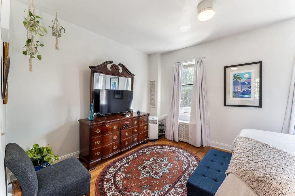 260 HARRISON AVE Unit: 206