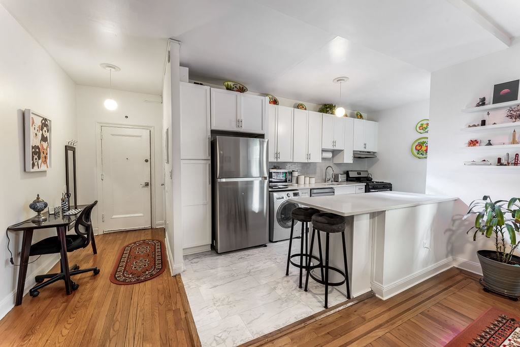 260 HARRISON AVE Unit: 206