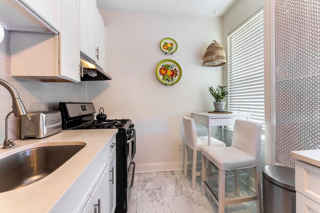 260 HARRISON AVE Unit: 206