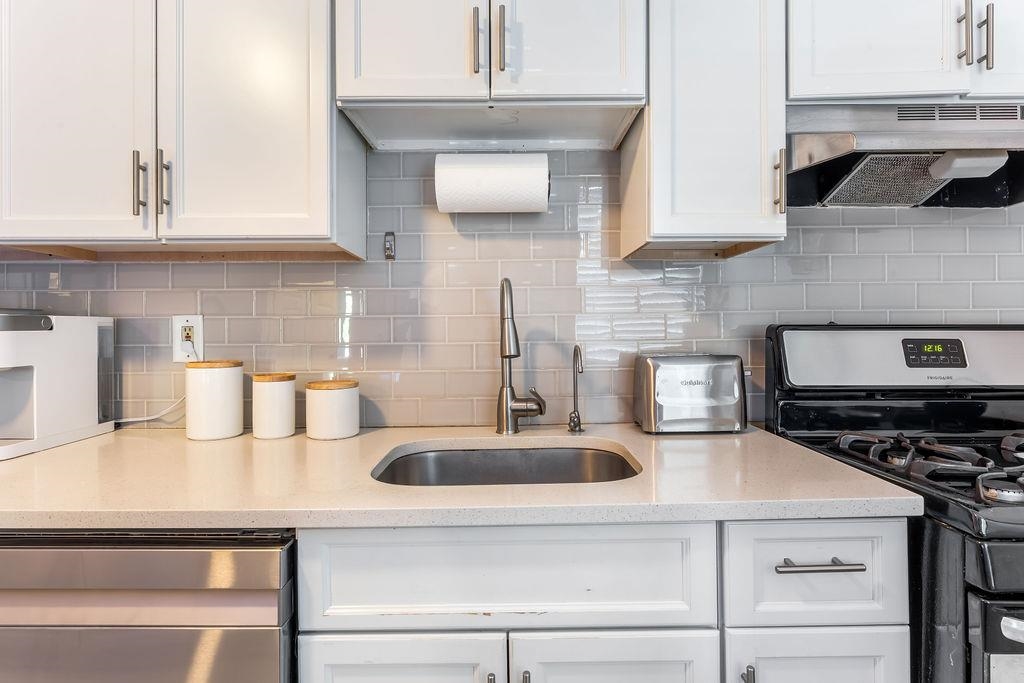 260 HARRISON AVE Unit: 206