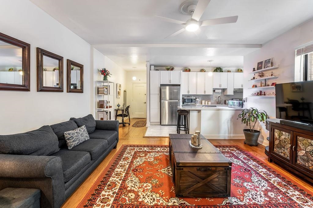 260 HARRISON AVE Unit: 206