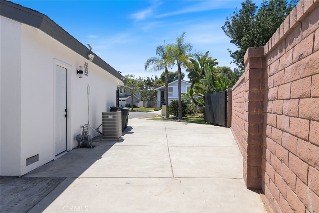 2798 Redwing Circle