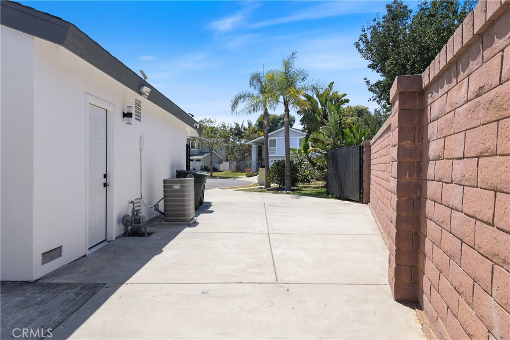 2798 Redwing Circle