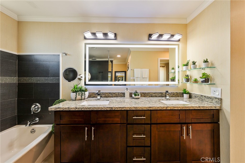 2798 Redwing Circle