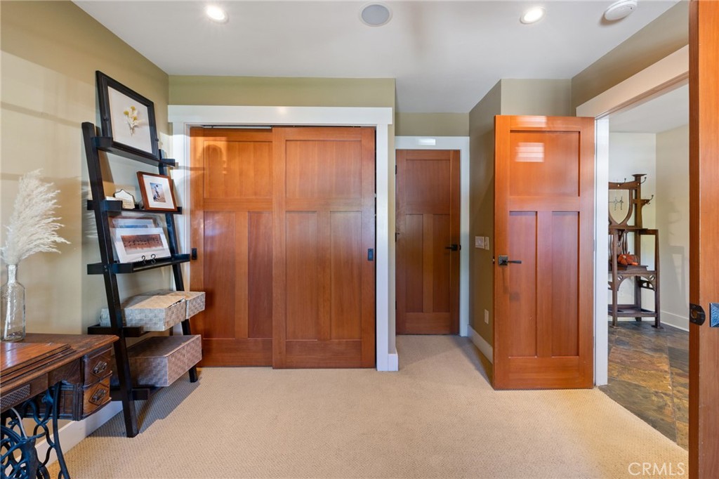 3030 Ceylon Road