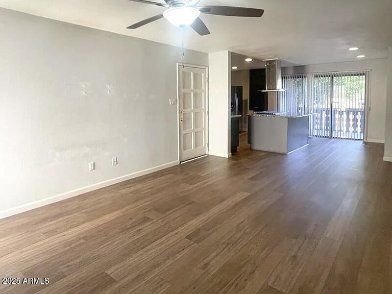 4950 N MILLER Road, 209