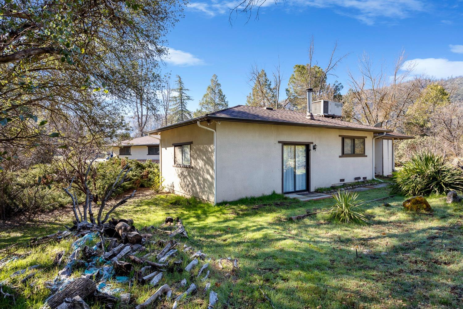 45281 N Oakview Drive