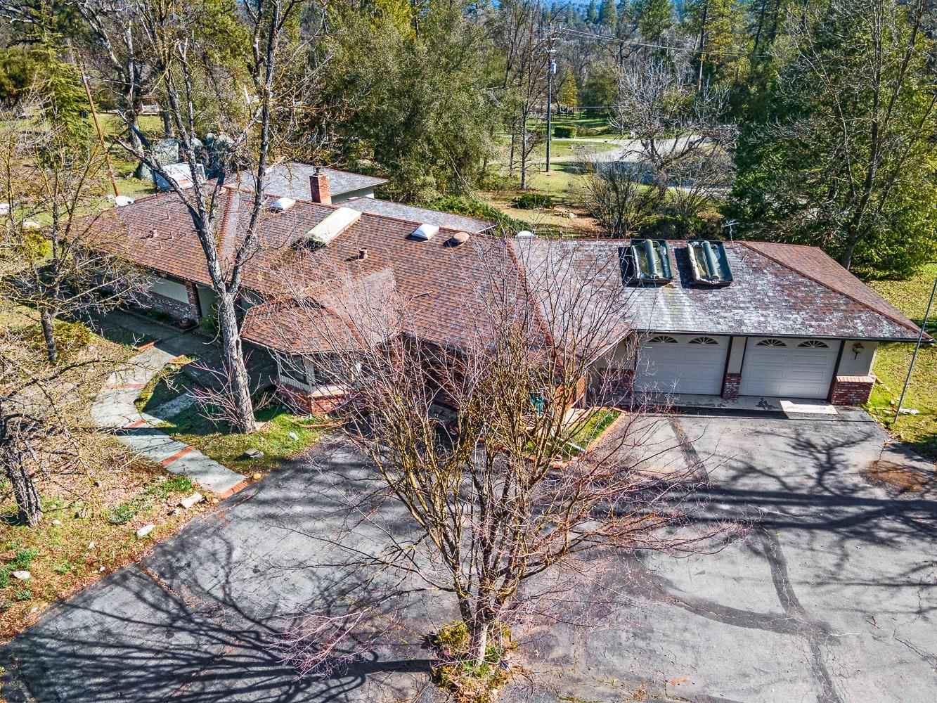 45281 N Oakview Drive