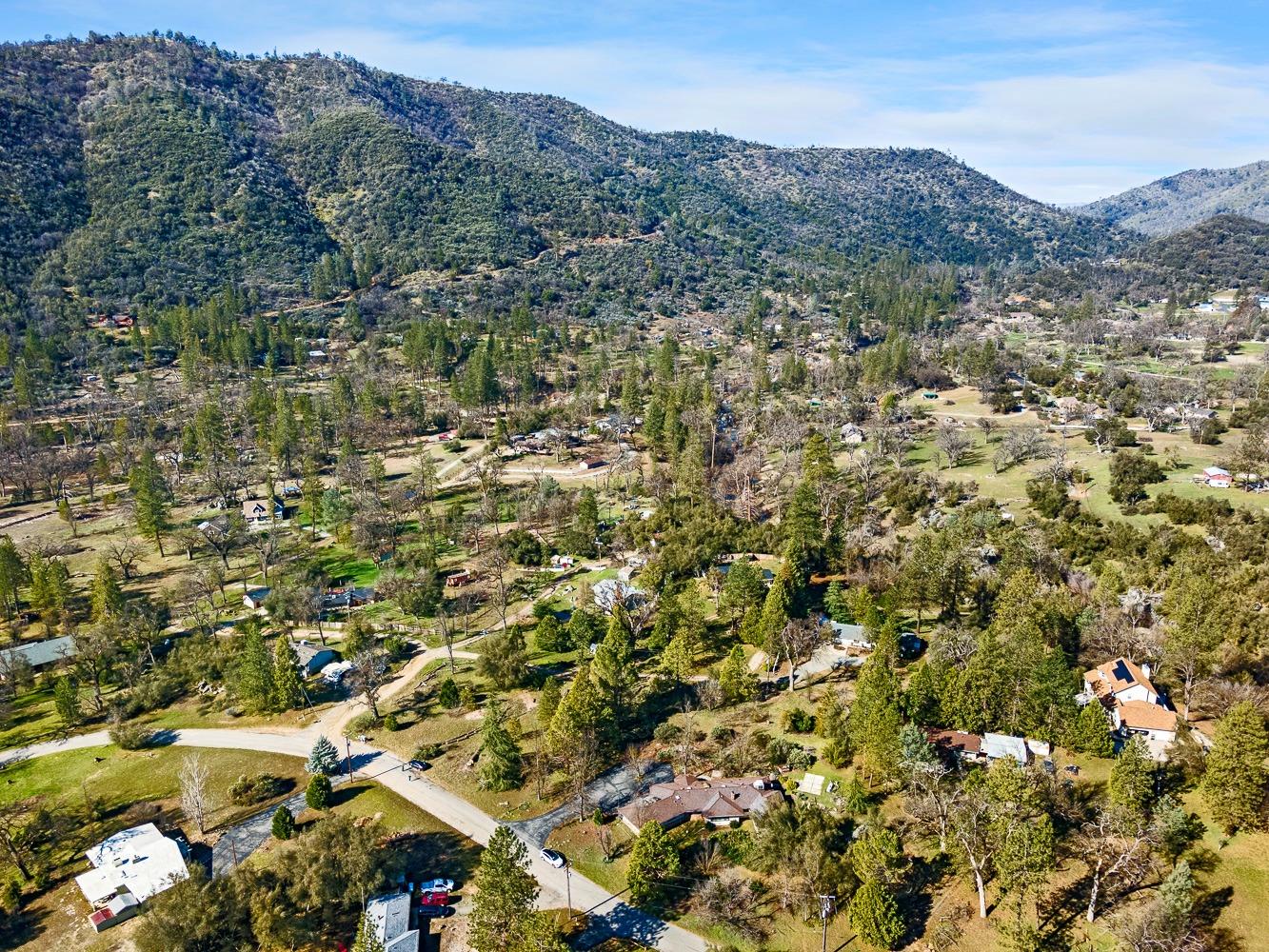 45281 N Oakview Drive
