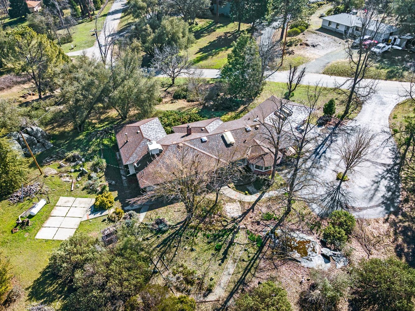 45281 N Oakview Drive