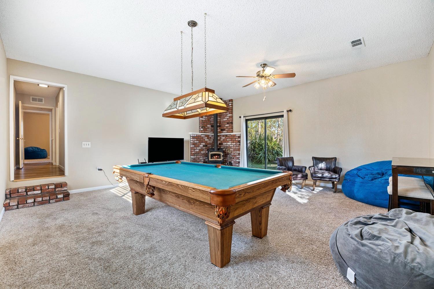 45281 N Oakview Drive